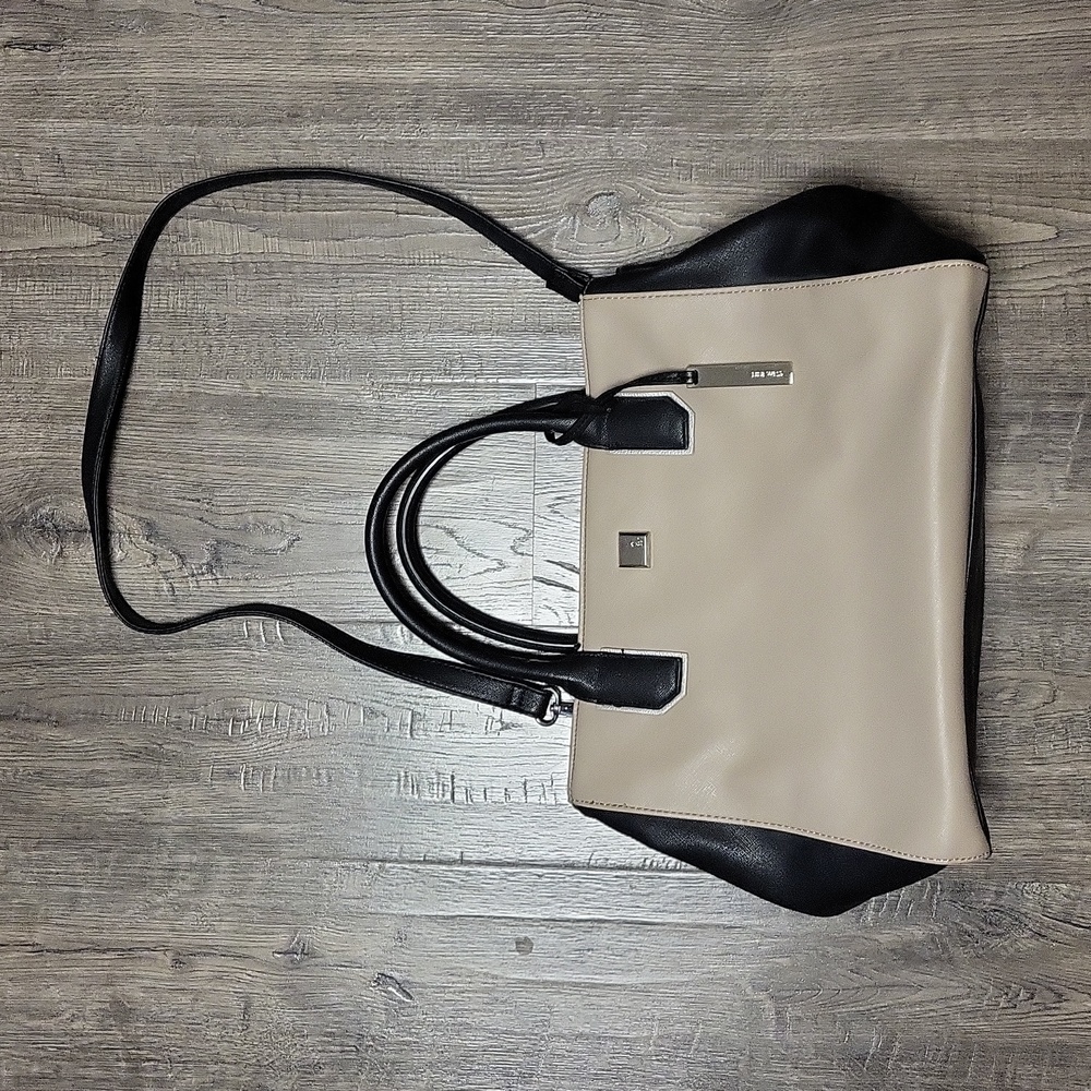 Nice nine west bag